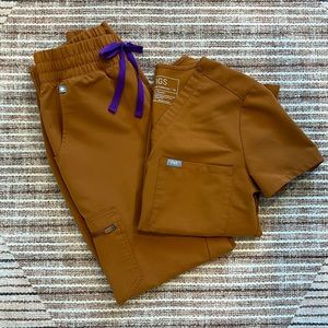 FIGS | Limited Edition Atlantic Fall Scrub Set. Women’s XS. Excellent Condition